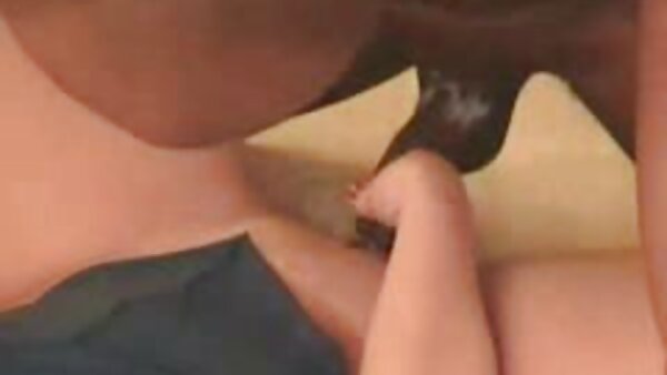 Julia de Lucia ត្រូវ​បាន​នាង Jim Slip ចំណាស់