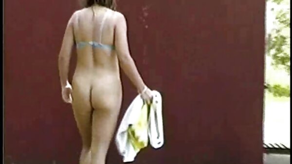 តុក្កតា brunette babe ត្រូវ បាន screwed bad doggy style នៅក្នុងផ្ទះបាយ