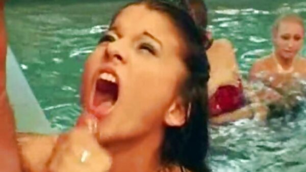 កូនមាន់មិនចេះឆ្អែត Lily LaBeau ទ្រូងប្តី
