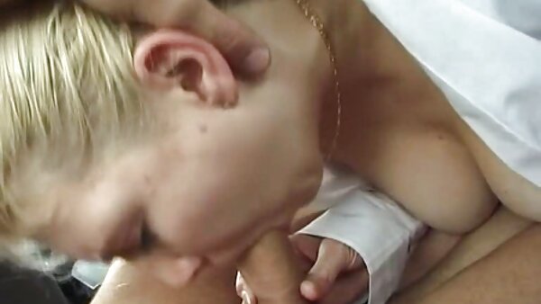 Hussy jade Nikita ត្រូវបាន fucked យ៉ាងខ្លាំងនៅក្នុងទីតាំង doggy