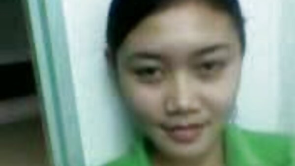 មិត្តស្រីដែលល្បួង Aubrey Sinclair ចូលចិត្តលេងជាមួយ Dick នៅក្នុង jacuzzi